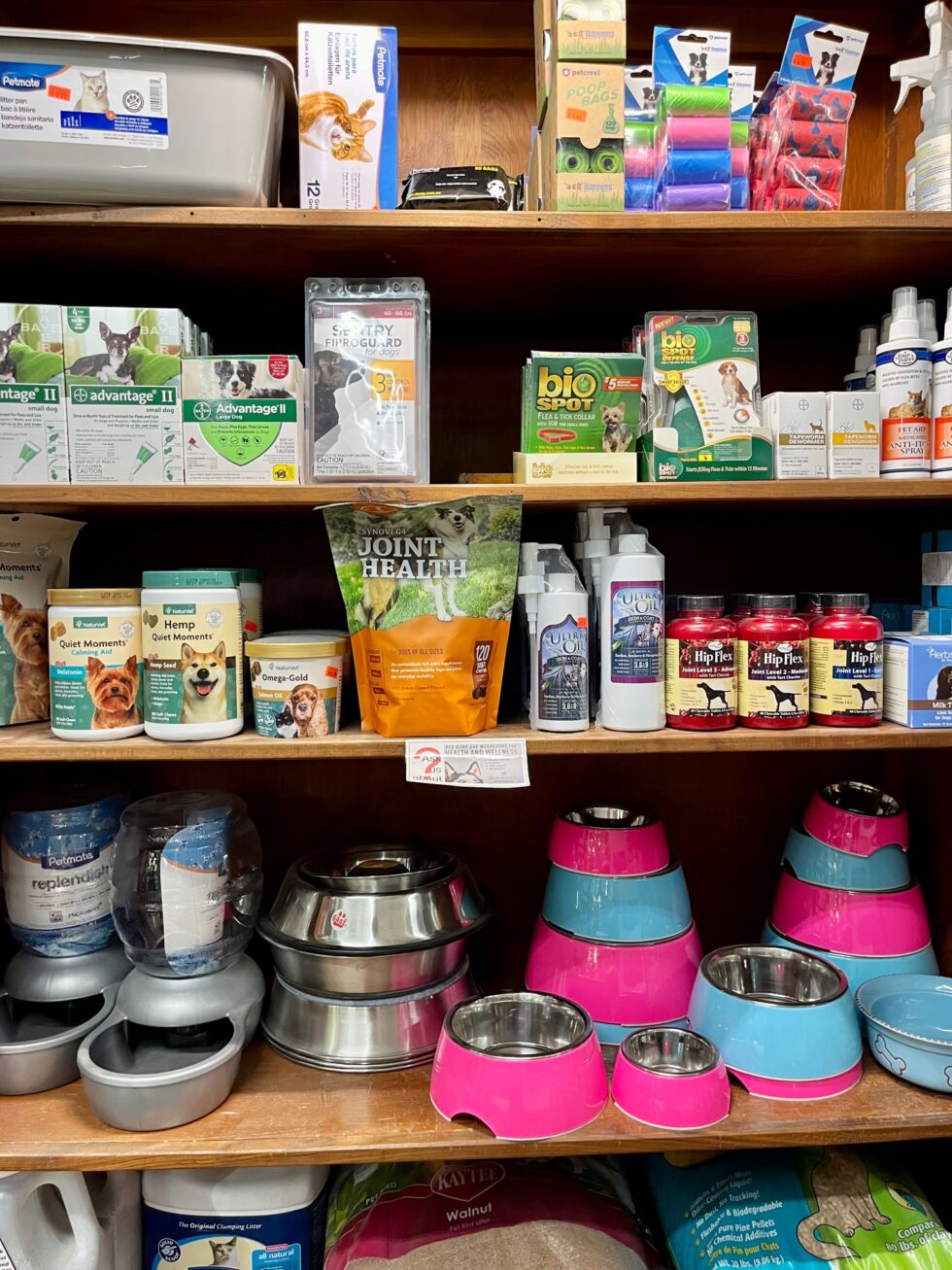 Pet and Animal Supplies | AB Hatchery & Garden Center